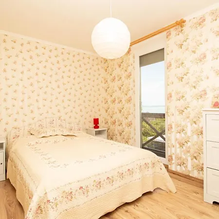 976 - Lakóparkban Teljes Panorámás, Közvetlen Vízparti, 2 Szobás Modern Appartamento *