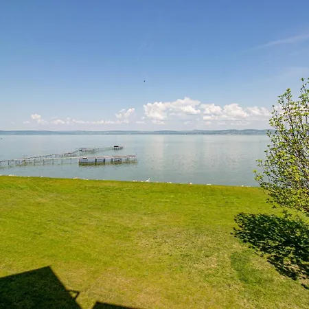 976 - Lakóparkban Teljes Panorámás, Közvetlen Vízparti, 2 Szobás Modern Appartamento