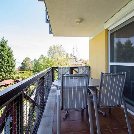 976 - Lakóparkban Teljes Panorámás, Közvetlen Vízparti, 2 Szobás Modern *